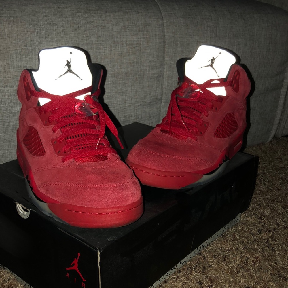 Air Jordan university red 5’s